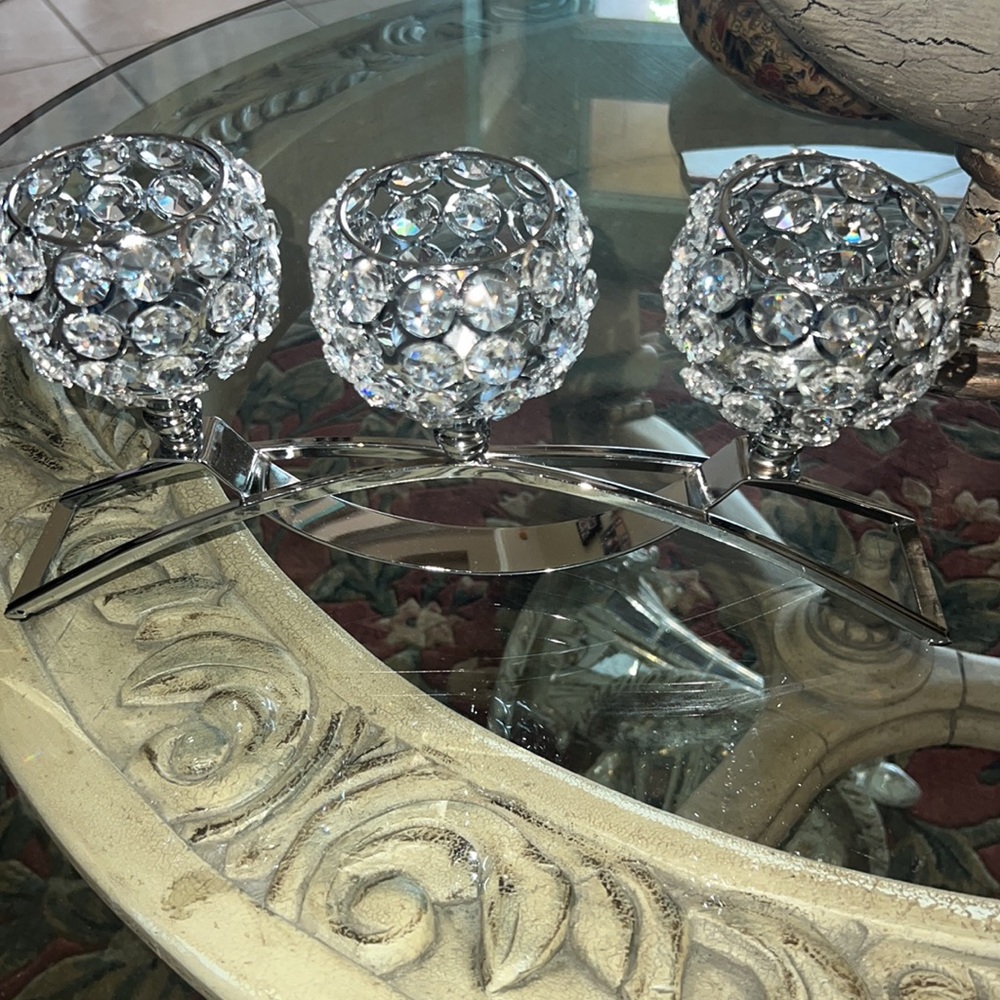 Beautiful 3 candle holder decoration for home just like new - Picture 2 of 4